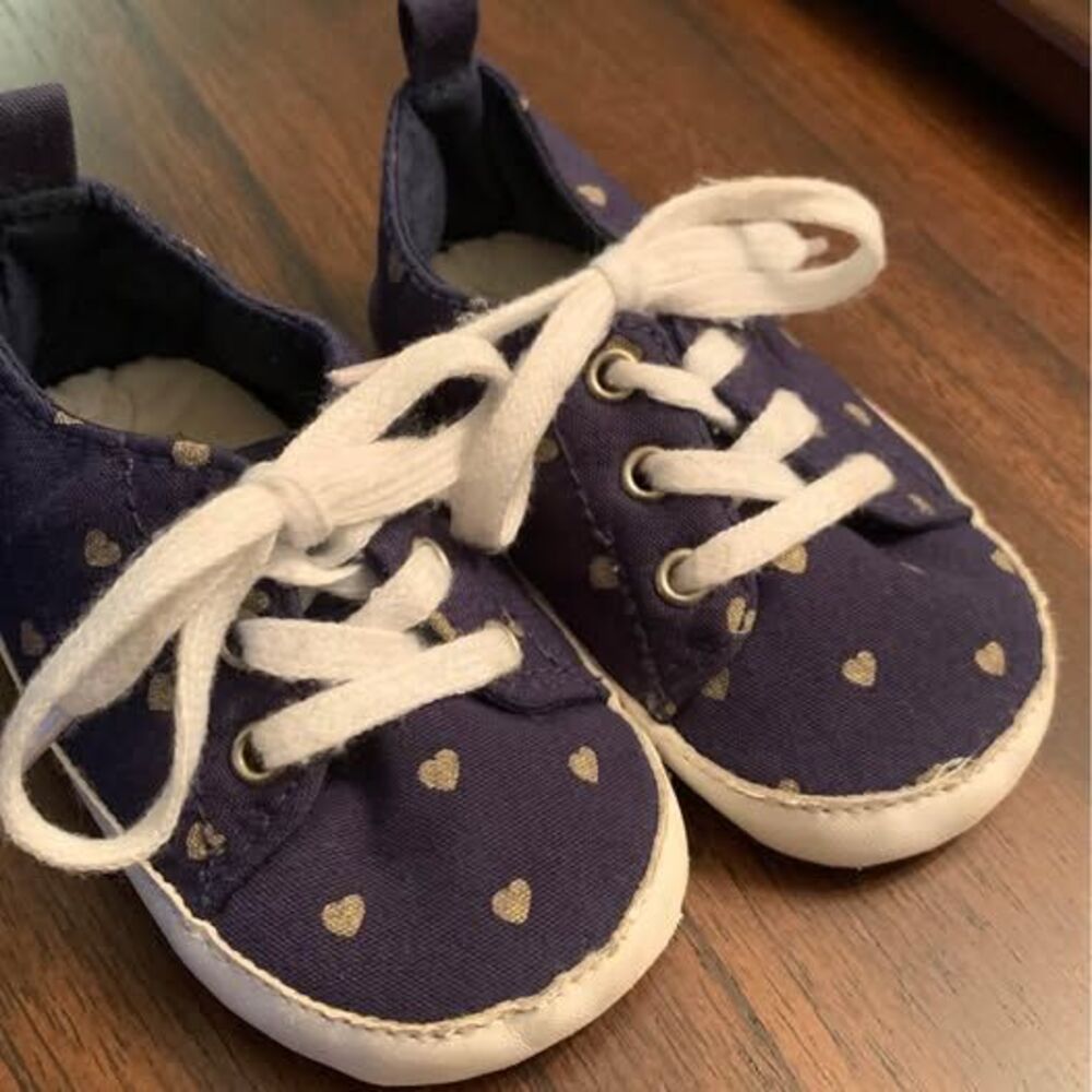 Baby girls Carters shoes size 6-9 months